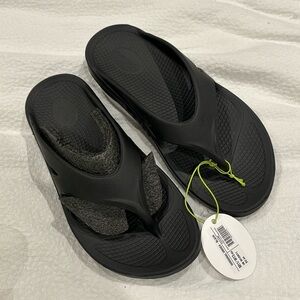 Women’s sizing - OOFOS OOriginal - Black - NEW WITH TAGS